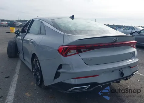 2021 Kia K5 Gt-Line z USA, uszkodzony, nr VIN 5XXG64J26MG080283